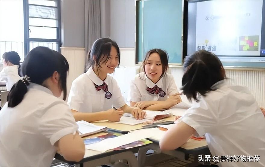 初中必须按学区上吗？小升初是跟学籍走还是跟户籍走？