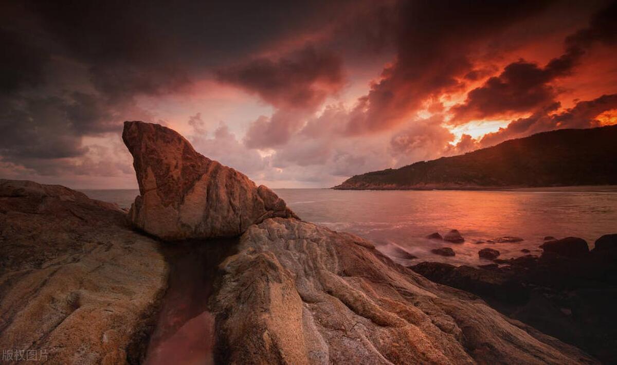 为各位旅游爱好者推荐十个必去的景点，五一可以带家人去转转