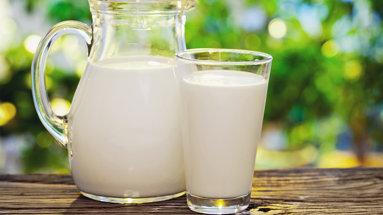 <strong>什么时候喝牛奶补钙最有效？喝牛奶补钙适合谁？</strong>