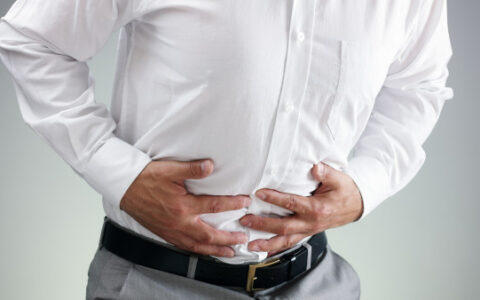 <strong>胃病的征兆有哪些？如何有效缓解胃痛？</strong>
