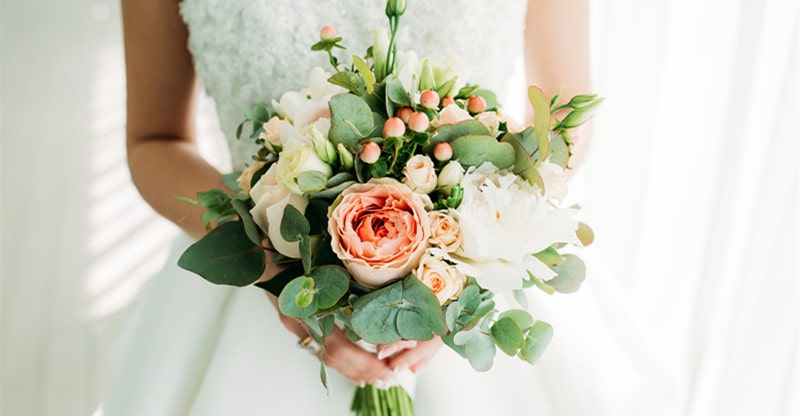 春夏秋冬季的婚礼如何设计新娘花束？