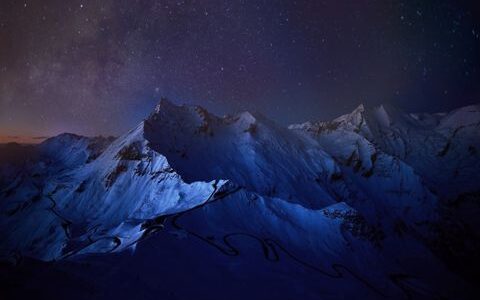 友情旅行的句子说说心情短语 人一定要旅行，尤其是女孩子