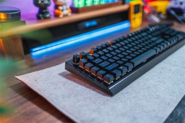 雷蛇机械键盘怎么样 Razer雷蛇机械键盘黑寡妇V4专业版开箱体验